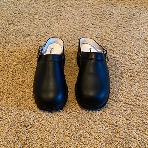New Hanna Andersson Black Clogs